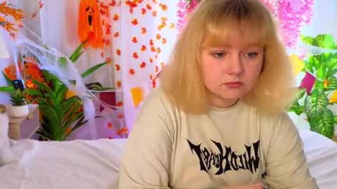 Diane online show from November 2025 08:23:02 AM