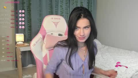 Snapshot of janetfletcher chatting on February 2025 02:27:02 PM janetfletcher online show from February 2025 02:27:02 PM