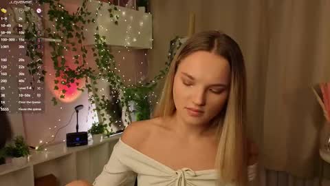 Hi Im Alice and here youll find something online show from November 2025 06:12:01 AM