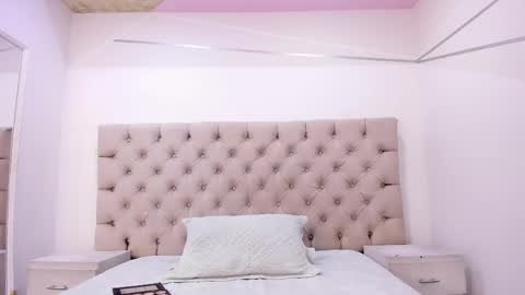 Janne  online show from November 2025 10:26:01 PM