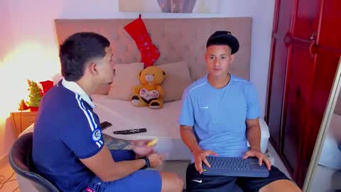 janomar01 online show from November 2025 07:24:02 PM