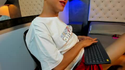 Snapshot of jara_chick chatting on May 2026 08:27:02 PM Jara online show from May 2026 08:27:02 PM