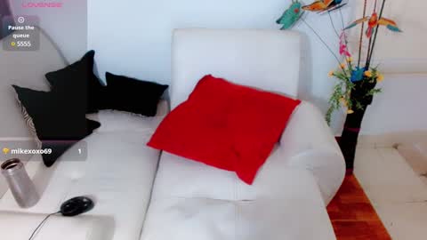 jasmim online show from January 2025 04:59:01 AM