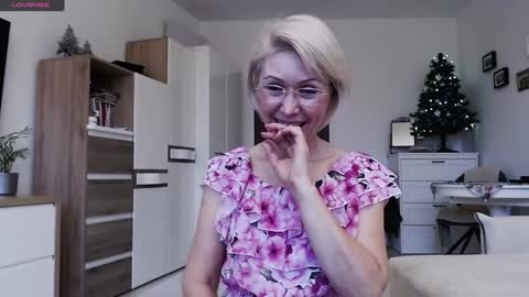 Jasmin room for people 40 online show from December 2024 01:40:02 PM