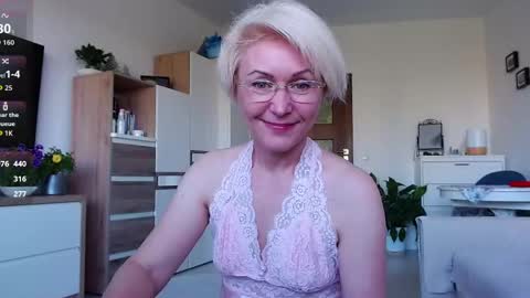 Snapshot of jasmin18v chatting on April 2026 05:44:02 AM Jasmin room for people 40 online show from April 2026 05:44:02 AM