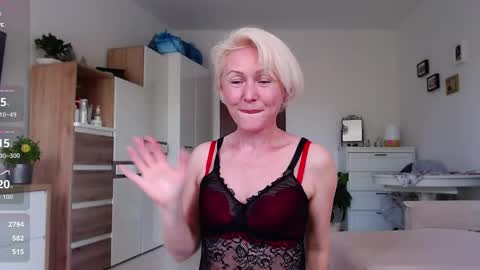 Snapshot of jasmin18v chatting on May 2026 01:05:02 PM Jasmin room for people 40 online show from May 2026 01:05:02 PM
