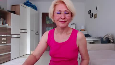 Snapshot of jasmin18v chatting on May 2026 01:05:01 PM Jasmin room for people 40 online show from May 2026 01:05:01 PM