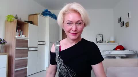 Snapshot of jasmin18v chatting on May 2026 06:08:01 AM Jasmin room for people 40 online show from May 2026 06:08:01 AM