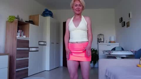 Snapshot of jasmin18v chatting on May 2026 06:11:02 AM Jasmin room for people 40 online show from May 2026 06:11:02 AM