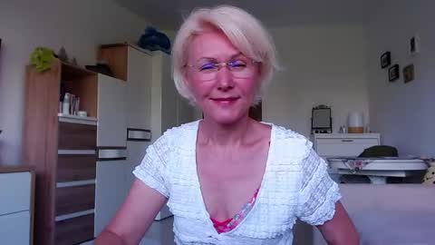Snapshot of jasmin18v chatting on June 2026 05:09:02 AM Jasmin room for people 40 online show from June 2026 05:09:02 AM