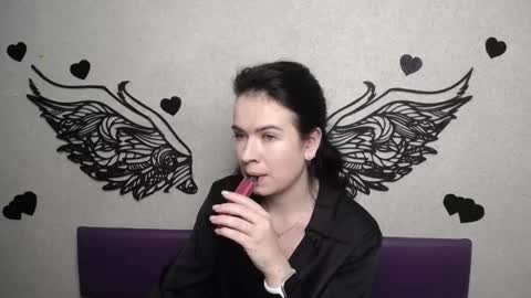 JasmineKouch online show from November 2025 07:06:01 PM