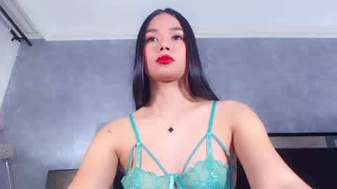 Snapshot of jasminemoore chatting on January 2025 10:11:02 PM Jazmin online show from January 2025 10:11:02 PM