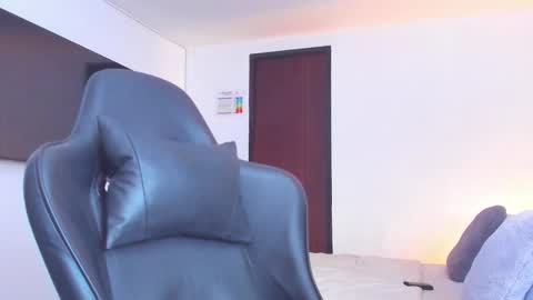 JBrooksXx online show from September 2025 05:46:02 PM