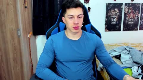 Javier online show from December 2024 07:57:01 PM