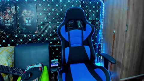 Javier online show from September 2025 02:06:01 AM