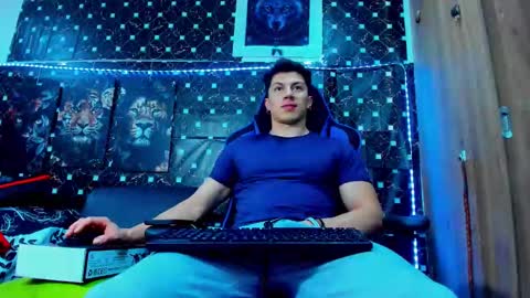 Javier online show from October 2025 09:34:02 PM