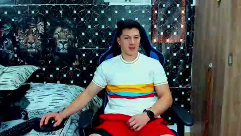 Snapshot of javiersexymann chatting on February 2026 07:03:02 PM Javier online show from February 2026 07:03:02 PM