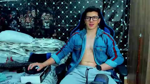 Snapshot of javiersexymann chatting on February 2026 11:38:01 PM Javier online show from February 2026 11:38:01 PM