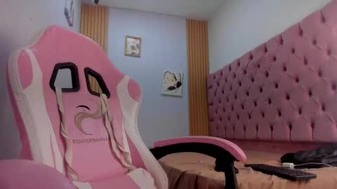 jax_maliq online show from November 2025 02:45:02 AM