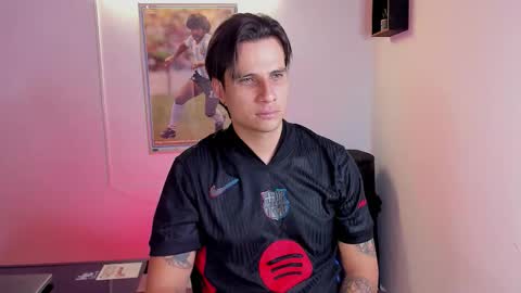 Jay Alvarrez online show from October 2025 07:09:02 PM