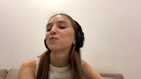 Snapshot of jayehubiak chatting on March 2026 02:12:02 PM Isabella Rose online show from March 2026 02:12:02 PM