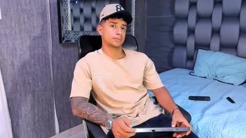 jaze_bradley online show from October 2025 11:32:02 AM