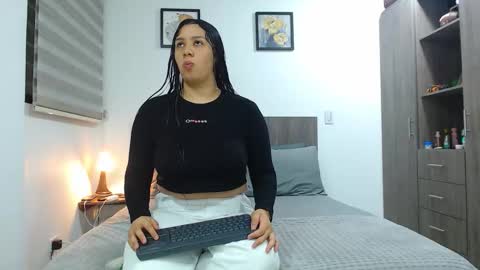 Jazmin and Scarlett online show from February 2026 07:45:02 AM