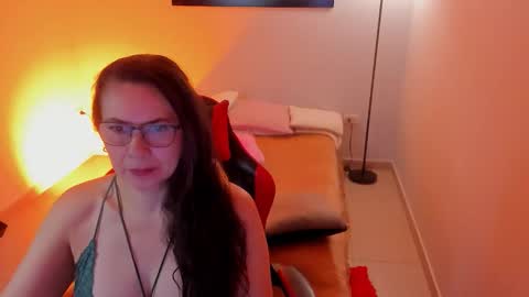 Jazmin online show from April 2026 01:34:01 PM