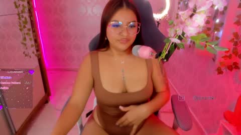 Jazmine online show from February 2025 11:01:02 AM