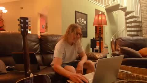 Snapshot of jdineuless chatting on September 2025 02:00:02 PM JDinEuless online show from September 2025 02:00:02 PM