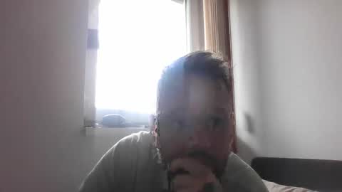 Snapshot of je_melody chatting on May 2026 11:27:02 AM EJ Melody online show from May 2026 11:27:02 AM