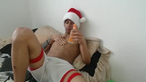 Snapshot of jeampier_sexy chatting on December 2024 02:43:02 PM jeampier_sexy online show from December 2024 02:43:02 PM