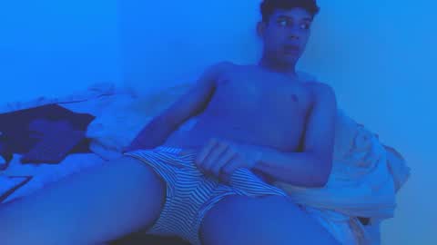 Snapshot of jeampier_sexy chatting on January 2025 04:23:01 AM jeampier_sexy online show from January 2025 04:23:01 AM