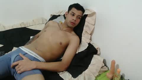 Snapshot of jeampier_sexy chatting on January 2025 03:45:02 AM jeampier_sexy online show from January 2025 03:45:02 AM