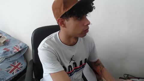 Snapshot of jeampier_sexy chatting on September 2025 09:58:01 PM jeampier_sexy online show from September 2025 09:58:01 PM