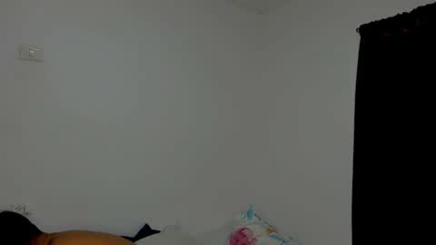 Snapshot of jean_and_isabel chatting on June 2026 09:00:01 AM jean_and_isabel online show from June 2026 09:00:01 AM