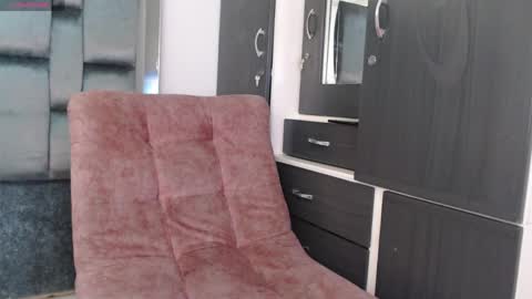 Snapshot of jean_foster chatting on April 2026 09:05:01 PM Mistress Jane Foster online show from April 2026 09:05:01 PM