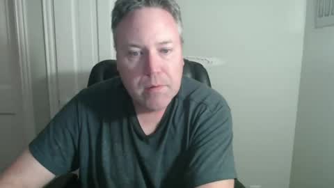 JE online show from November 2025 02:43:02 AM