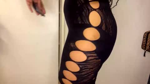 Snapshot of jeddahdolly chatting on January 2025 12:40:01 PM jeddahdolly online show from January 2025 12:40:01 PM