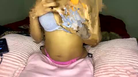 Snapshot of jeddahdolly chatting on January 2025 02:33:01 AM jeddahdolly online show from January 2025 02:33:01 AM