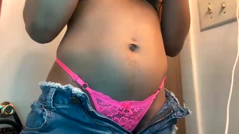 Snapshot of jeddahdolly chatting on January 2025 04:58:01 AM jeddahdolly online show from January 2025 04:58:01 AM