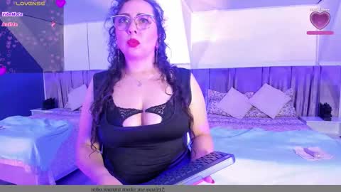 jenifer_cruz online show from March 2026 05:01:02 AM