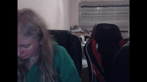 Snapshot of jenisandpeter chatting on April 2026 08:09:02 PM JenisAndPeter online show from April 2026 08:09:02 PM