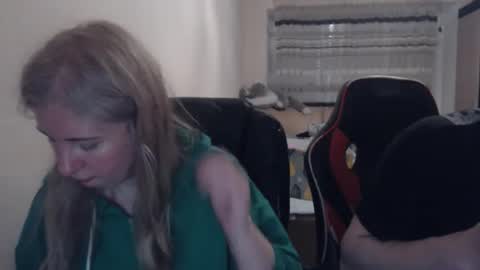 Snapshot of jenisandpeter chatting on April 2026 07:07:02 PM JenisAndPeter online show from April 2026 07:07:02 PM