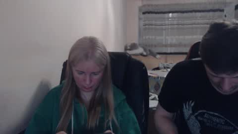 Snapshot of jenisandpeter chatting on April 2026 06:10:01 PM JenisAndPeter online show from April 2026 06:10:01 PM