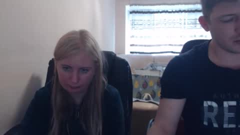 Snapshot of jenisandpeter chatting on April 2026 05:04:02 PM JenisAndPeter online show from April 2026 05:04:02 PM