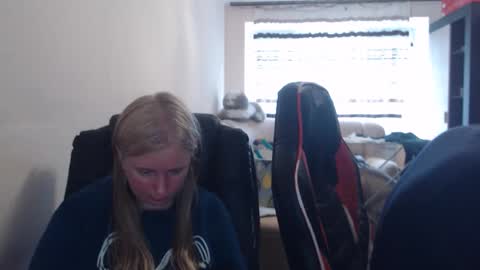 Snapshot of jenisandpeter chatting on April 2026 01:41:02 PM JenisAndPeter online show from April 2026 01:41:02 PM
