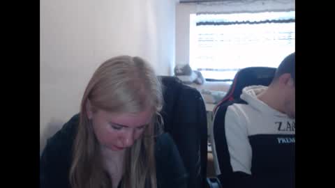 Snapshot of jenisandpeter chatting on May 2026 07:27:01 AM JenisAndPeter online show from May 2026 07:27:01 AM