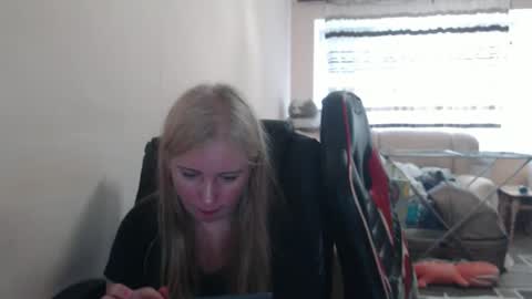 Snapshot of jenisandpeter chatting on May 2026 04:24:02 PM JenisAndPeter online show from May 2026 04:24:02 PM