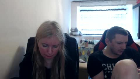 Snapshot of jenisandpeter chatting on May 2026 06:07:02 AM JenisAndPeter online show from May 2026 06:07:02 AM
